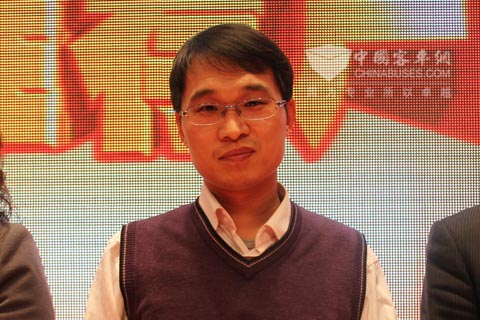 比泽尔公司代表上台领奖