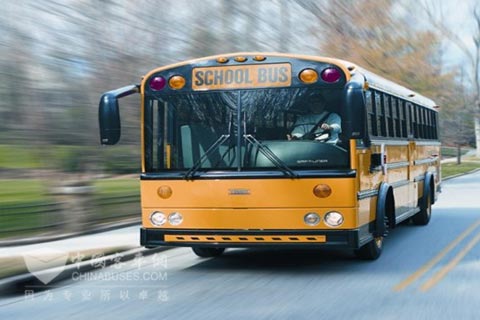 Thomas SAF-T-LINER® HDX配备了艾里逊自动变速箱