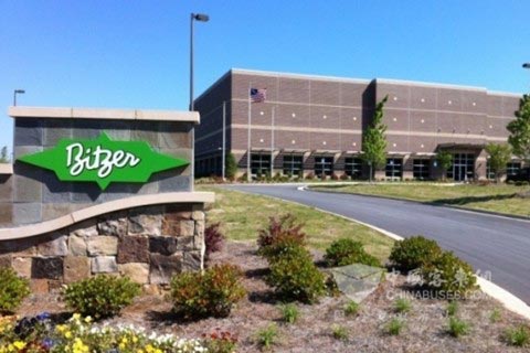 新工厂生产半封闭活塞压缩机