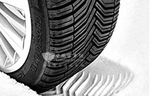 米其林2015年首次推出全季节的轮胎产品