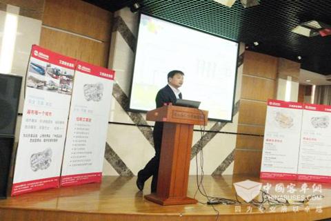 艾里逊技术人员为北京红十字血液中心驾驶员进行艾里逊变速箱的操作培训