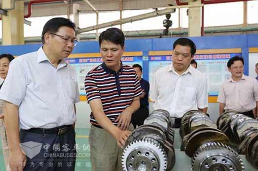 广西壮族自治区副主席黄日波一行到玉柴调研