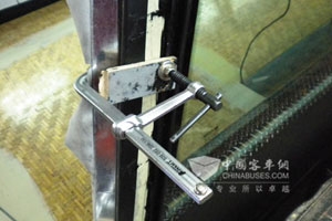 客车雨槽粘接工艺应用